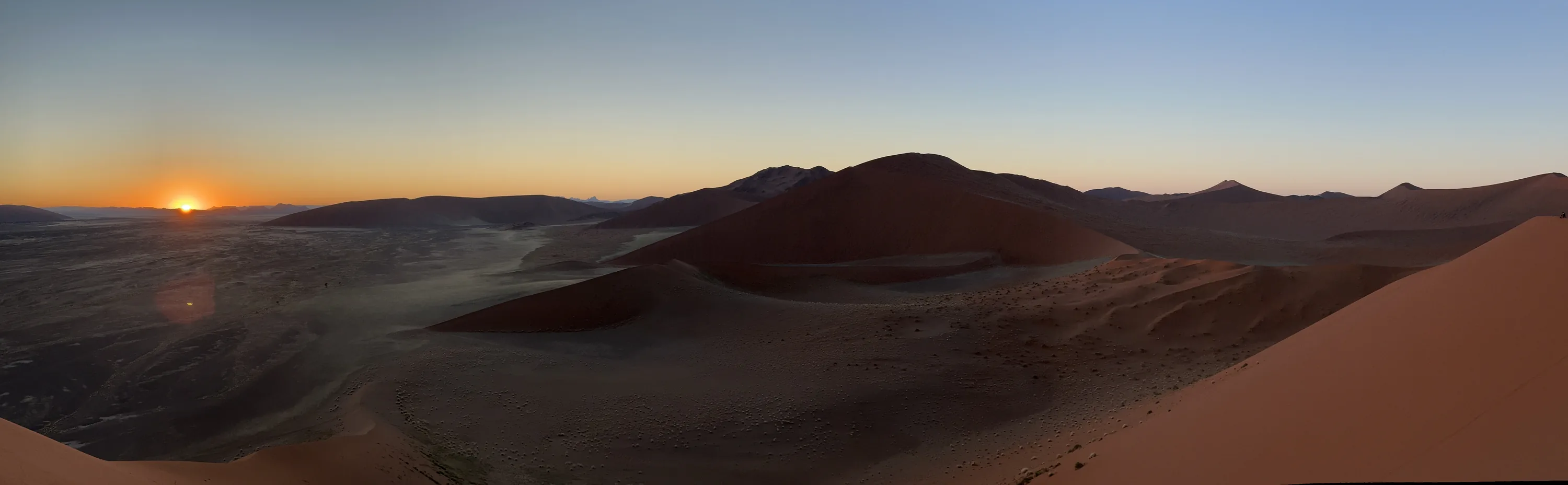 Dunas del desierto al amanecer